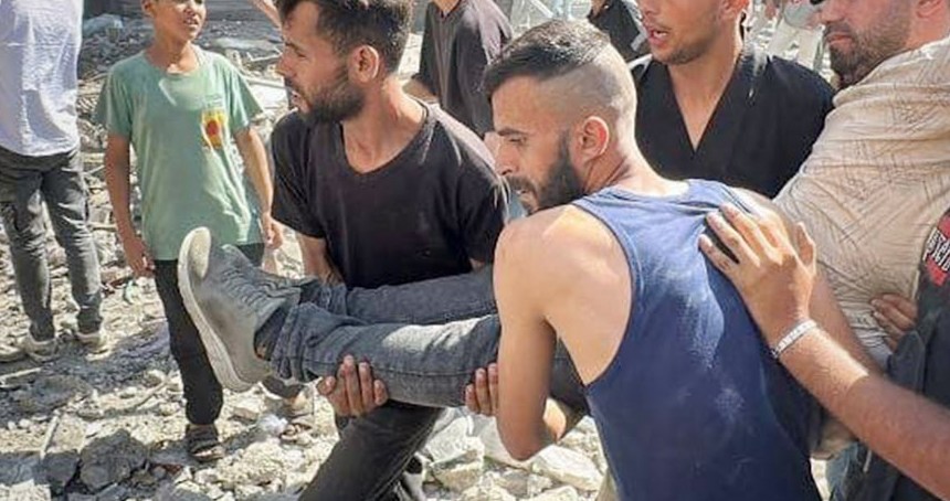 Gazze Hükümeti: Yardım kuyruğundaki aç sivillerin kasten vurulması toplu infaz suçudur