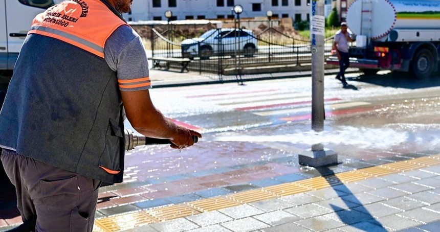 Yeşilyurt’ta temizlik seferberliği: Başkan Geçit sahada incelemelerde bulundu