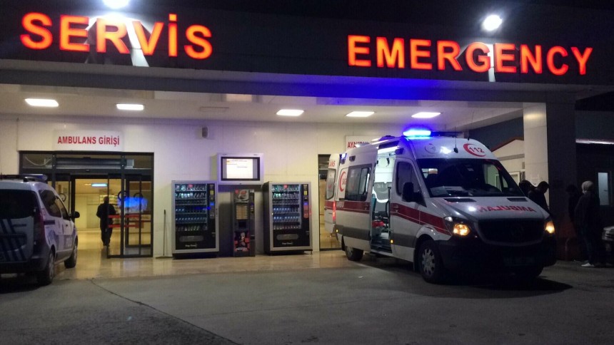 Silahlı kavgada kan aktı! Yaralılar var...