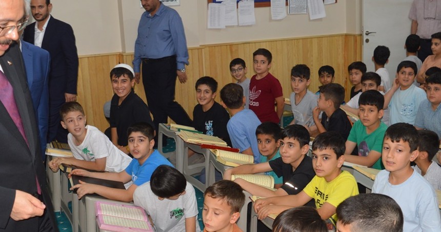 Vali Kızılkaya: Ahlaklı ve inançlı nesillere ihtiyacımız var