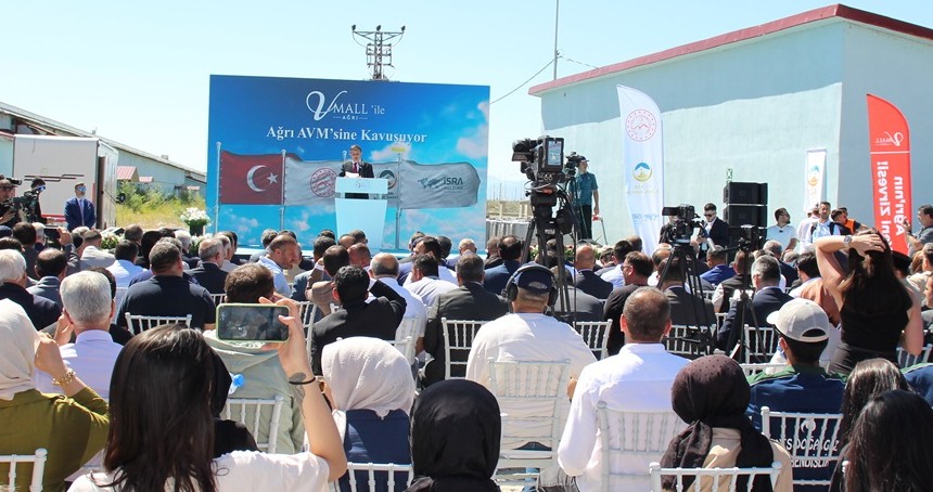 Ağrı'nın ekonomisine katkı sunacak AVM temeli atıldı
