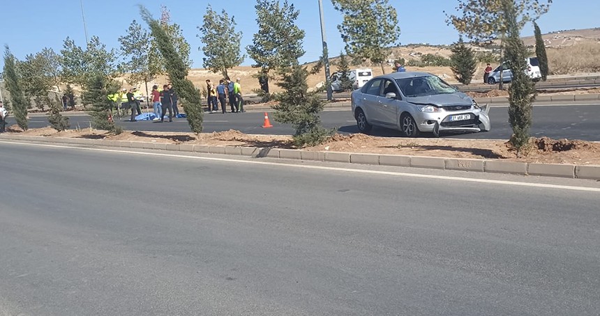 Karşıdan karşıya geçmeye çalışan yayaya otomobil çarptı