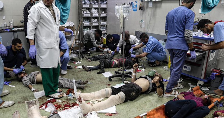 Gazze'de şehitler hastane ve okul bahçelerine defnediliyor