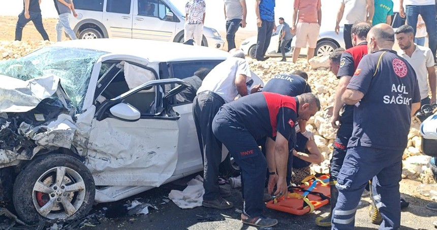 Şanlıurfa-Gaziantep karayolunda kaza: 4 yaralı