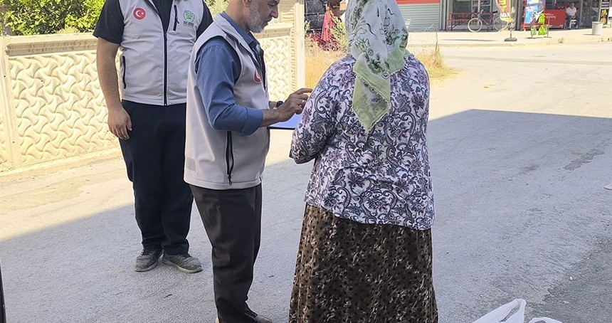 Tarsus Umut Kervanı'ndan ihtiyaç sahibi ailelere gıda yardımı