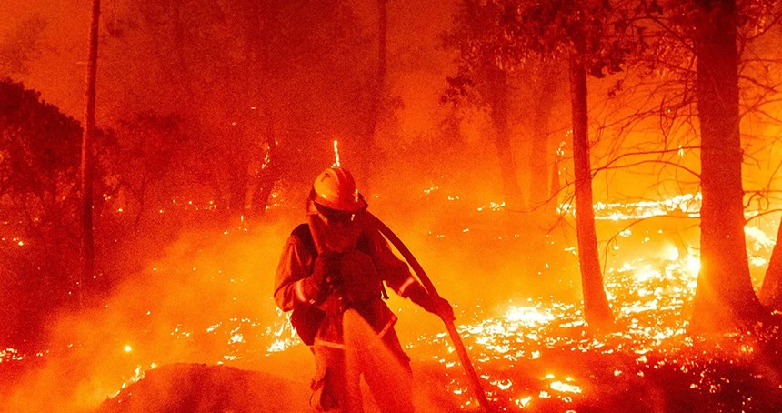 California alevlere teslim: 52 bin dönüm küle döndü