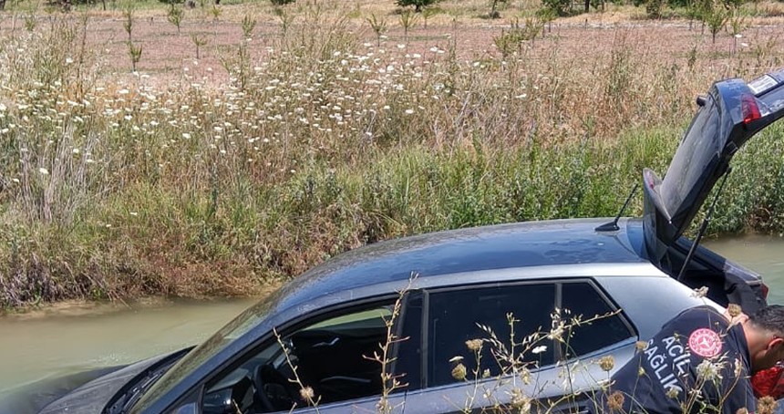 Malatya'da otomobil dereye uçtu: 2 yaralı