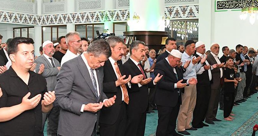Diyanet İşleri Başkanı Erbaş, orman yangınlarının sönmesi için dua etti