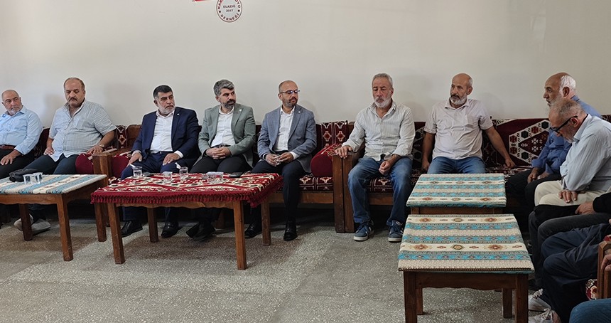 HÜDA PAR heyeti Elazığ'da vatandaşların sorunlarını dinledi