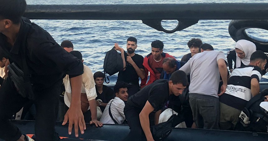 Muğla açıklarında 22 düzensiz göçmenler kurtarıldı