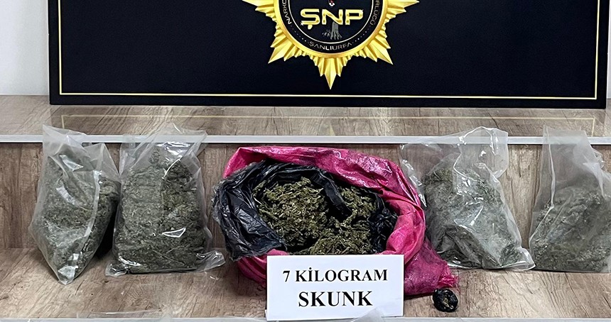 Şanlıurfa’da uyuşturucu operasyonu: 7 kilo skunk ele geçirildi