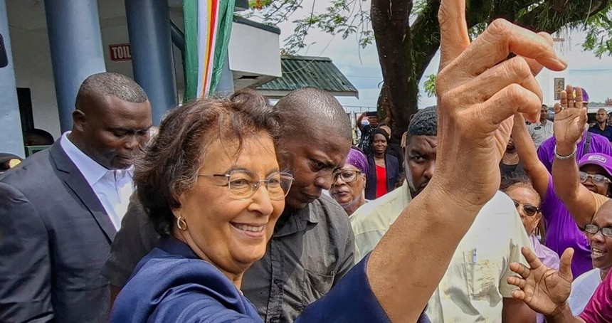 Surinam'da devlet başkanı seçildi