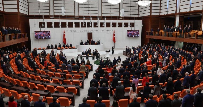 Emekli maaşı konuşulurken TBMM Genel kurulunda kahkaha atan milletvekili kim?