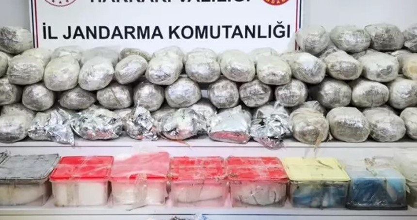 Hakkari'de uyuşturucu operasyonu: 3 gzaltı