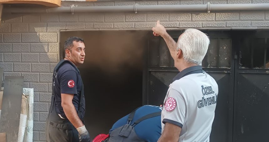 Malatya'da bir mobilya deposunda yangın