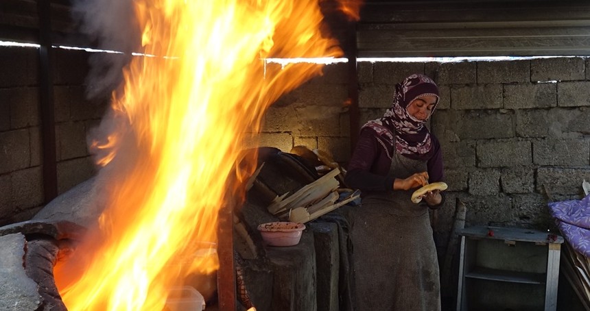 Tandırın başında alın teri: Batmanlı kadınların geçim mücadelesi