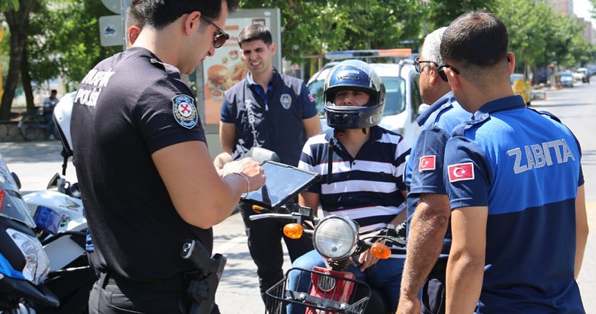 Trafik ve zabıta ekiplerinden ortak motosiklet denetimi