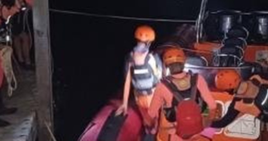 Endonezya'daki feribot kazasında can kaybı 12'ye yükseldi