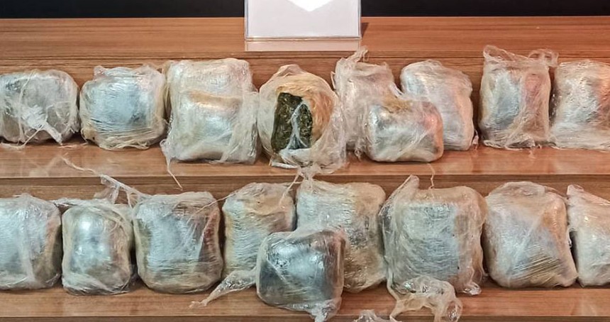 Şanlıurfa'da 24 kilogram skunk ele geçirildi: 2 şüpheli gözaltında