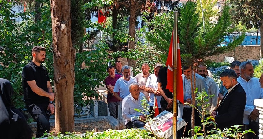 15 Temmuz şehidi Karaaslan kabri başında anıldı
