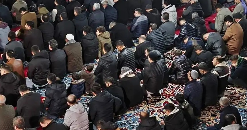 Şanlıurfa'da, 15 Temmuz'da hayatını kaybedenler için mevlit ve hatim programı düzenlendi