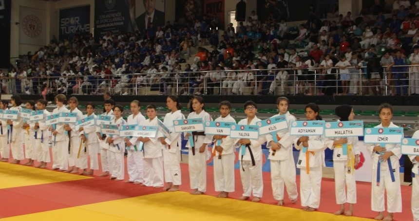 Türkiye Judo Şampiyonası  72 ilden 1344 sporcunun katılımıyla Mardin’de başladı