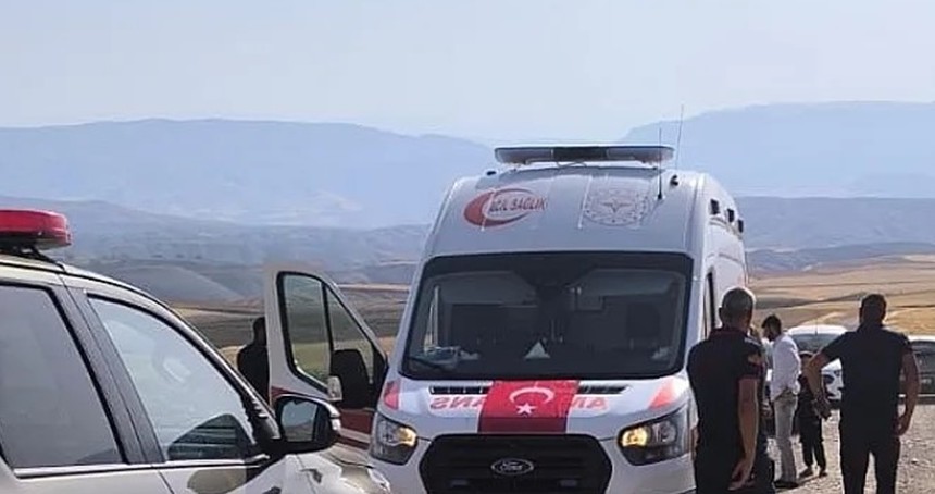 Siirt'te traktörün altında kalan sürücü hayatını kaybetti