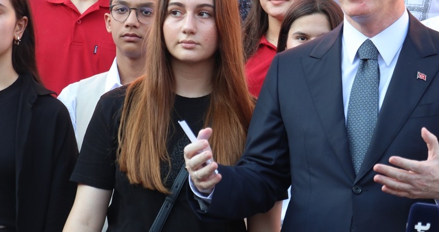 Vali Gül, LGS Şampiyonları ile bir araya geldi