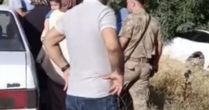 Elazığ-Bingöl kara yolunda trafik kazası: Araç şarampole devrildi