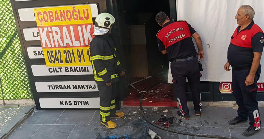 Şanlıurfa’da gelinlikçi dükkânında çıkan yangın kısa sürede söndürüldü