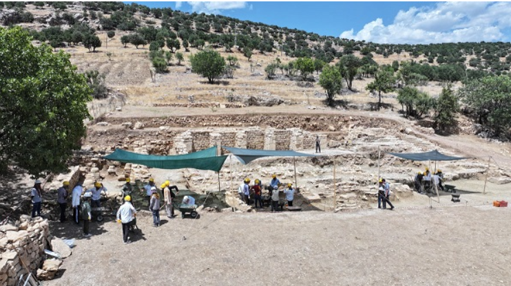 Diyarbakır ve Mardin'deki Arkeolojik Kazılar Kavurucu Sıcaklara Rağmen Durmuyor