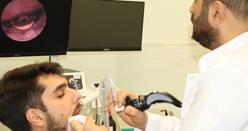 Doç. Dr. Aslan: Ses kısıklığını hafife almayın altından kanser çıkabilir