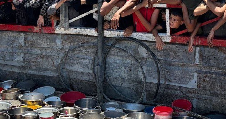 Aç bırakmak da sessizlik de suç: Gazze'de 650 bin çocuk bir lokma ekmek bekliyor