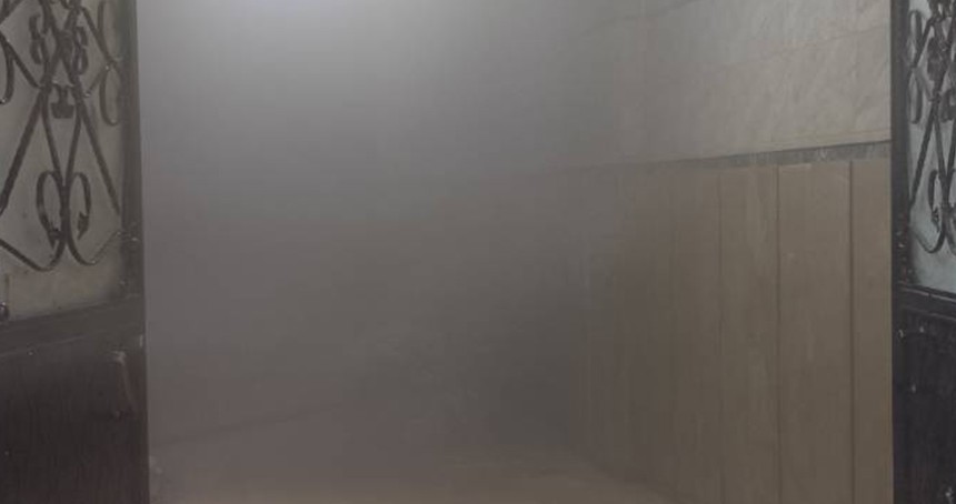 Binanın giriş katında çıkan yangın paniğe yol açtı