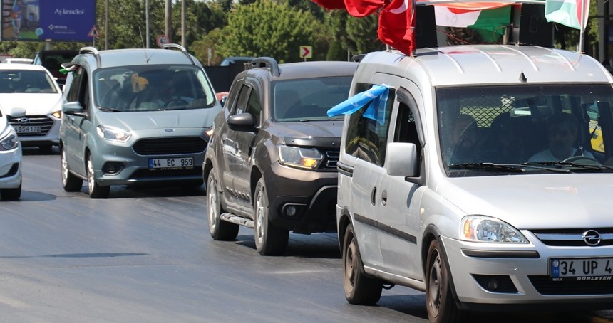 İstanbul'da Gazze için araç konvoyu