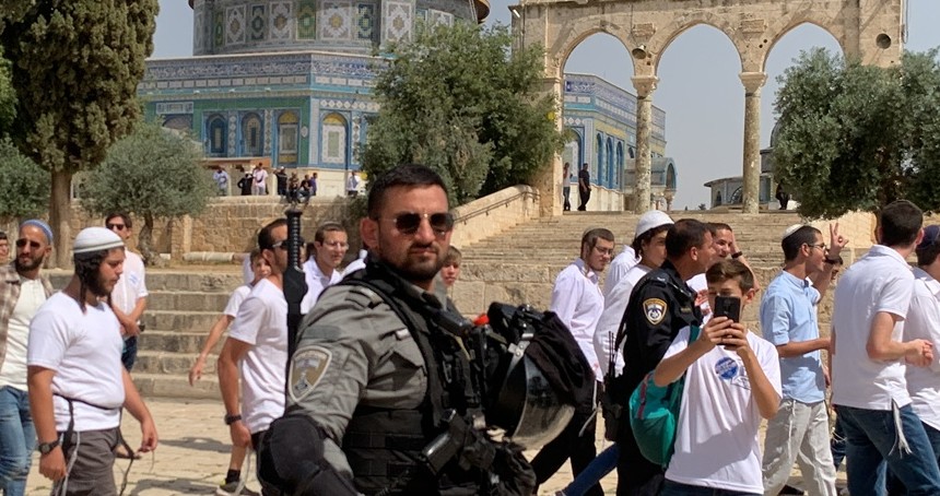 Siyonist yerleşimciler Mescid-i Aksa’ya baskın düzenledi