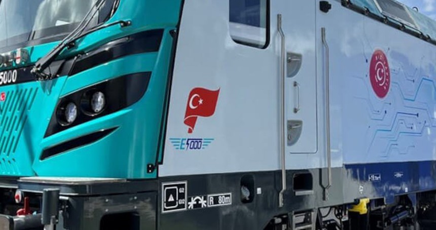 Türkiye'nin yerli lokomotifi ilk seferini tamamladı