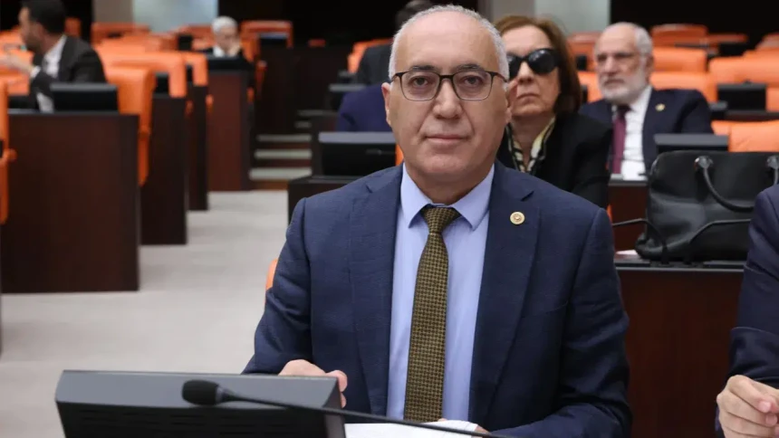 Doğan Demir kimdir? Hangi partiden, neden istifa etti? Siyasi kariyeri