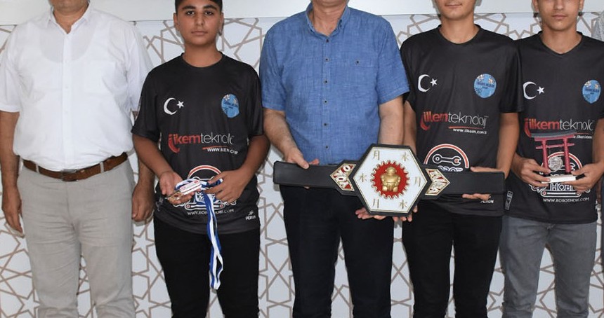 Batmanlı öğrenciler Yokozuna Robot Yarışmasında dünya çapında başarı el etti