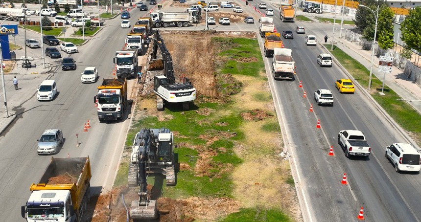 Büyükşehir Belediye Başkanı Er: Çöşnük Kavşağı'nda trafik yükünü hafifletiyoruz