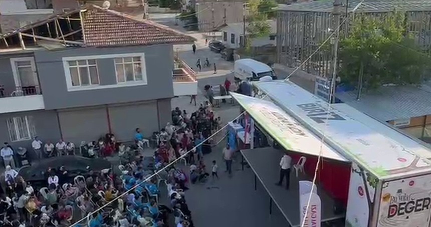 Deprem bölgesindeki çocuklar için hizmete giren gezici mobil Kur'an kursunun ilk durağı Malatya oldu