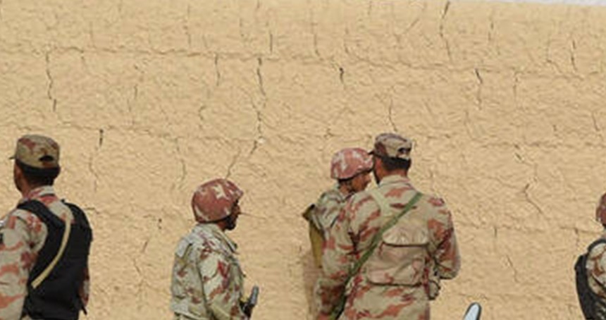 Pakistan'da silahlı çatışma: 6 ölü