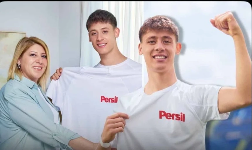 Yıldız futbolcu Persil'in reklam yüzü oldu, tepki yağdı
