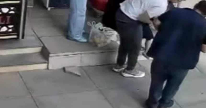Eczacı, Heimlich manevrası ile çocuğun hayatını kurtardı