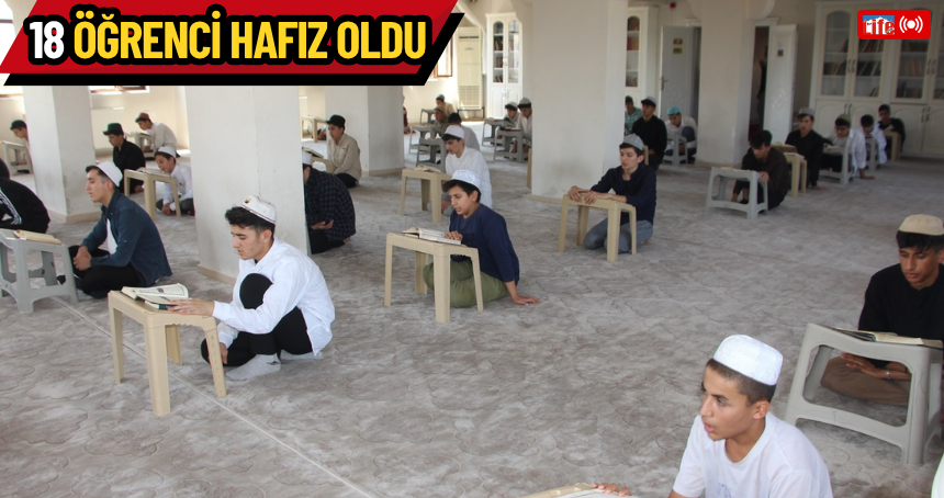 Kuran Kursundaki 18 öğrenci hafız oldu