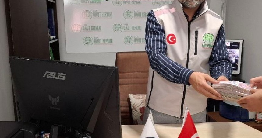 Altınlarını satarak Gazze’ye bağışladı