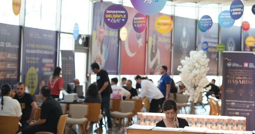 İstanbul Gelişim Üniversitesi Başarıyı Taçlandırıyor: Okul birincilerine ve Dereceye Giren Öğrencilere Burs Desteği