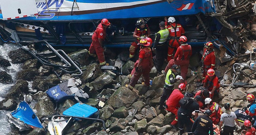 Peru'da otobüs kazası: 18 ölü, 48 yaralı