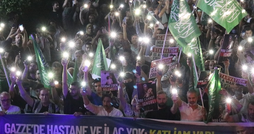 İstanbul'da binler Gazze'deki açlık ve soykırıma karşı yürüdü