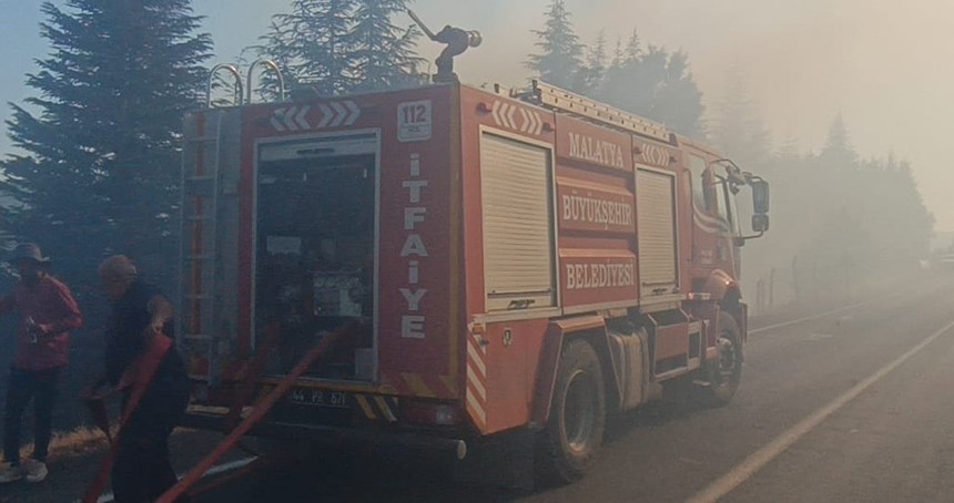 Malatya'da orman yangınlarına havadan ve karadan müdahale